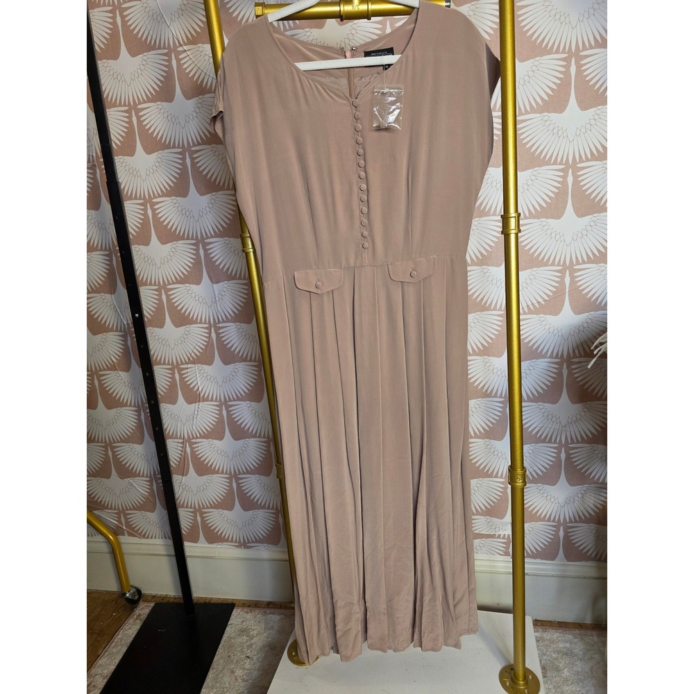 J Peterman Vintage 100% Silk Pleated Maxi Dress Size 10 Taupe Quiet Luxury